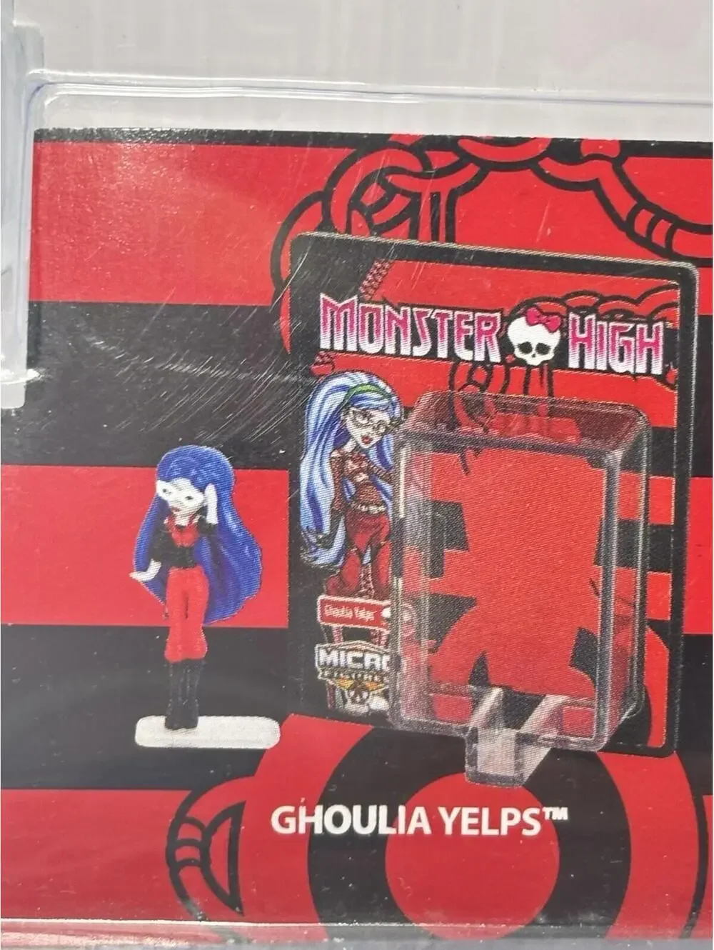 Worlds Smallest Monster High Micro Figures Ghoulia Yelps Mini Case Stand NWT
